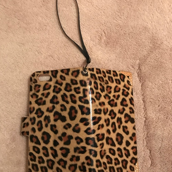 iPhone 5c wristlet case. 5.5 x2.5 inches - Picture 3 of 3